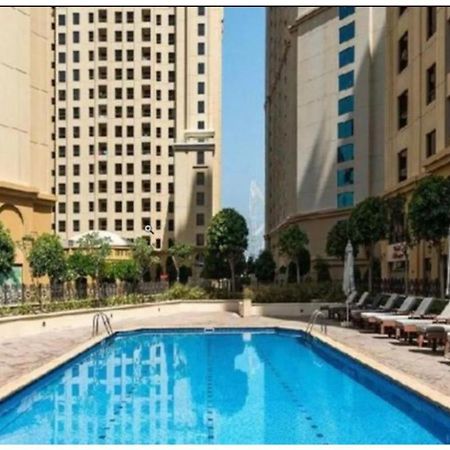 Alexandrina Hostel Dubai Bagian luar foto
