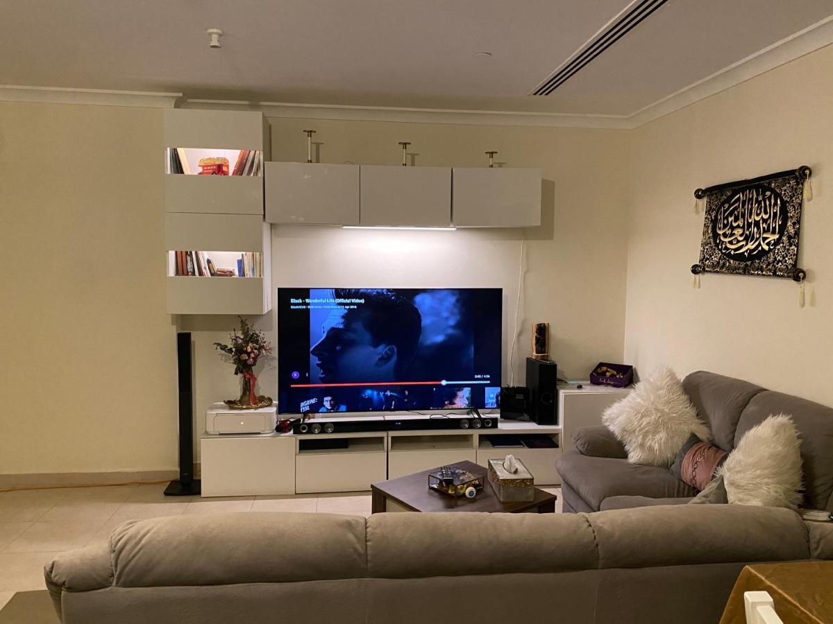 Alexandrina Hostel Dubai Bagian luar foto